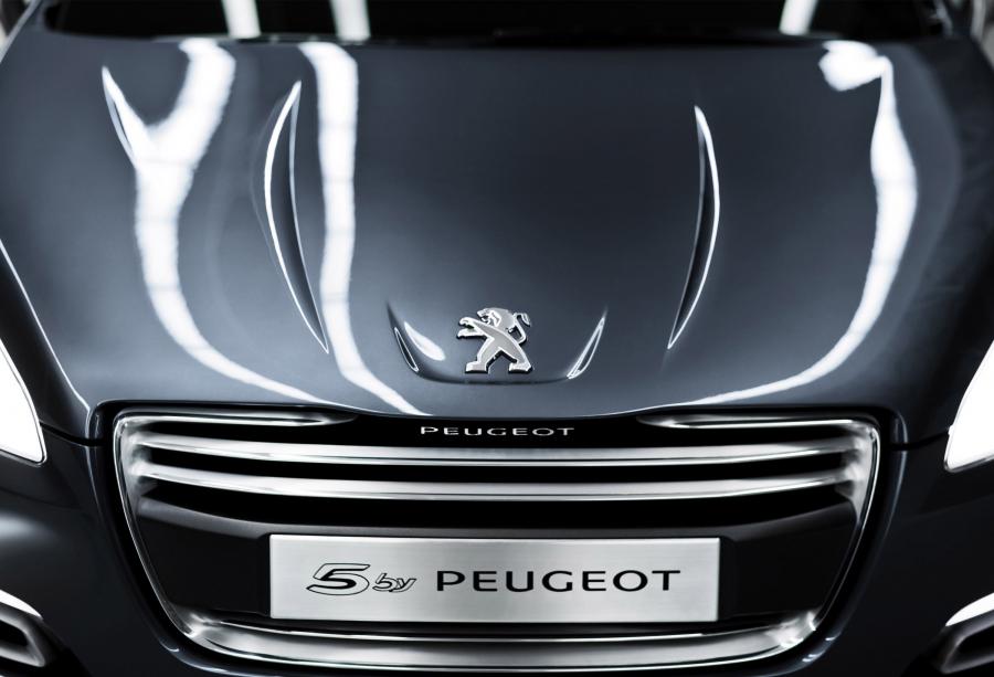  Peugeot 5 Concept 2010 года  (фото 10 из 28)